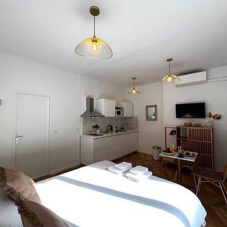 Le Comte - Heart Of Dijon - With Ac Apartment Exterior photo
